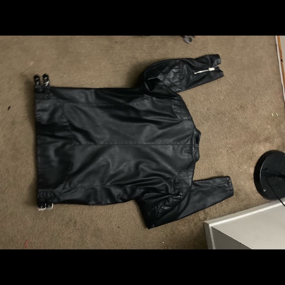Leather jacket - Picture 3 of 3